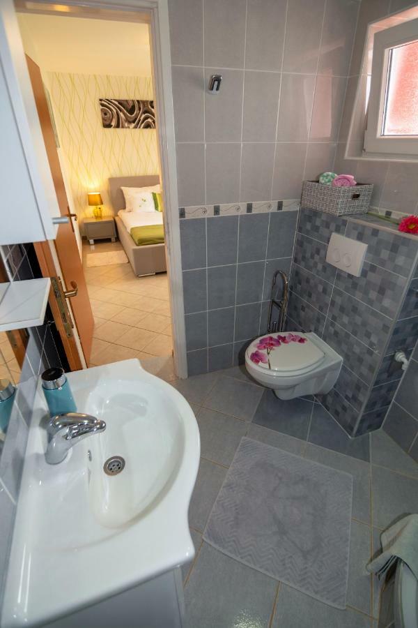 Apartmani Ivan Lopar Eksteriør bilde